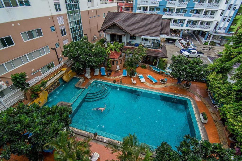 Sutus Court 3 Hotell Pattaya Eksteriør bilde