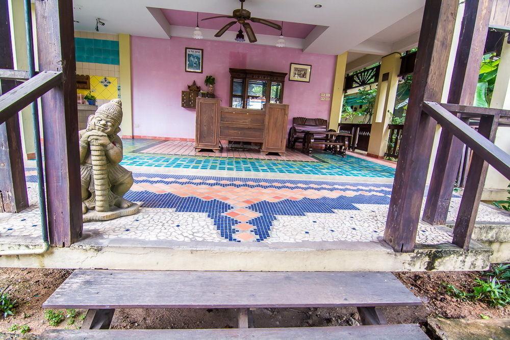 Sutus Court 3 Hotell Pattaya Eksteriør bilde