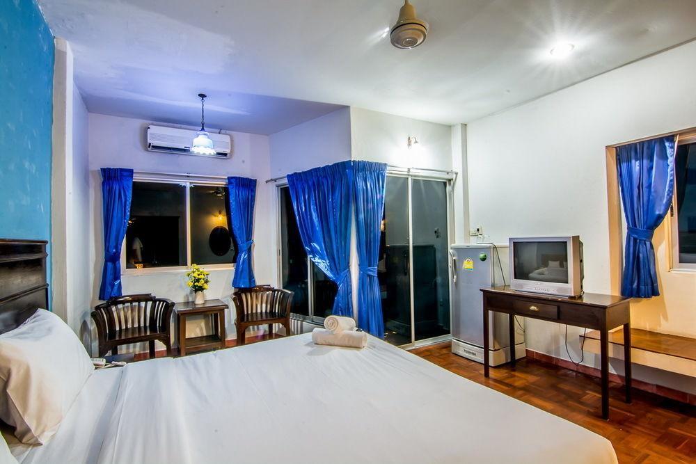 Sutus Court 3 Hotell Pattaya Eksteriør bilde