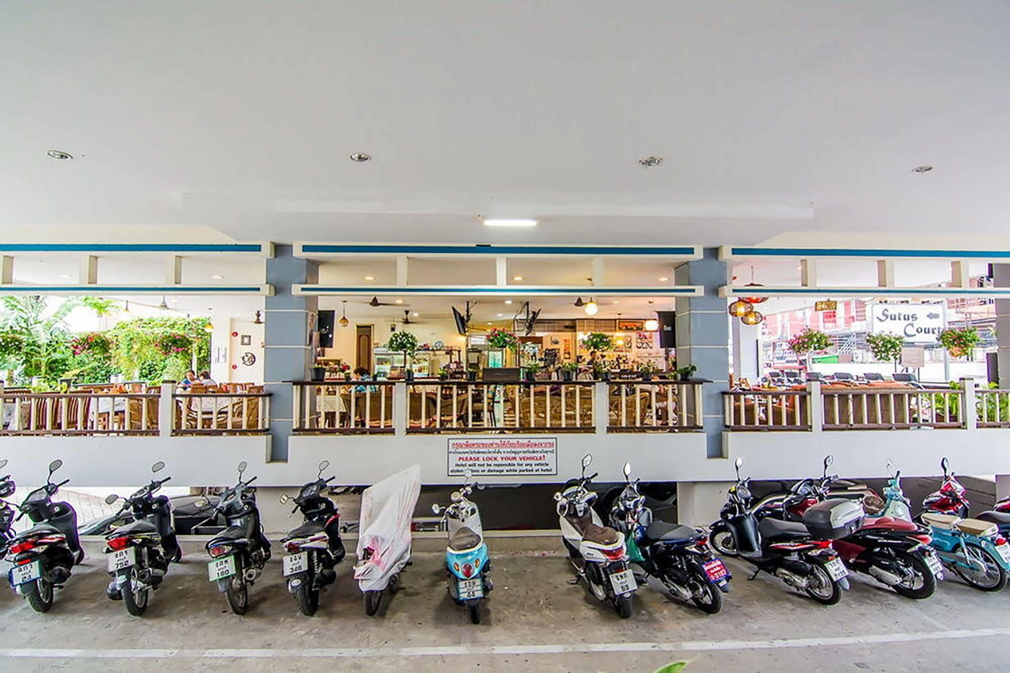 Sutus Court 3 Hotell Pattaya Eksteriør bilde