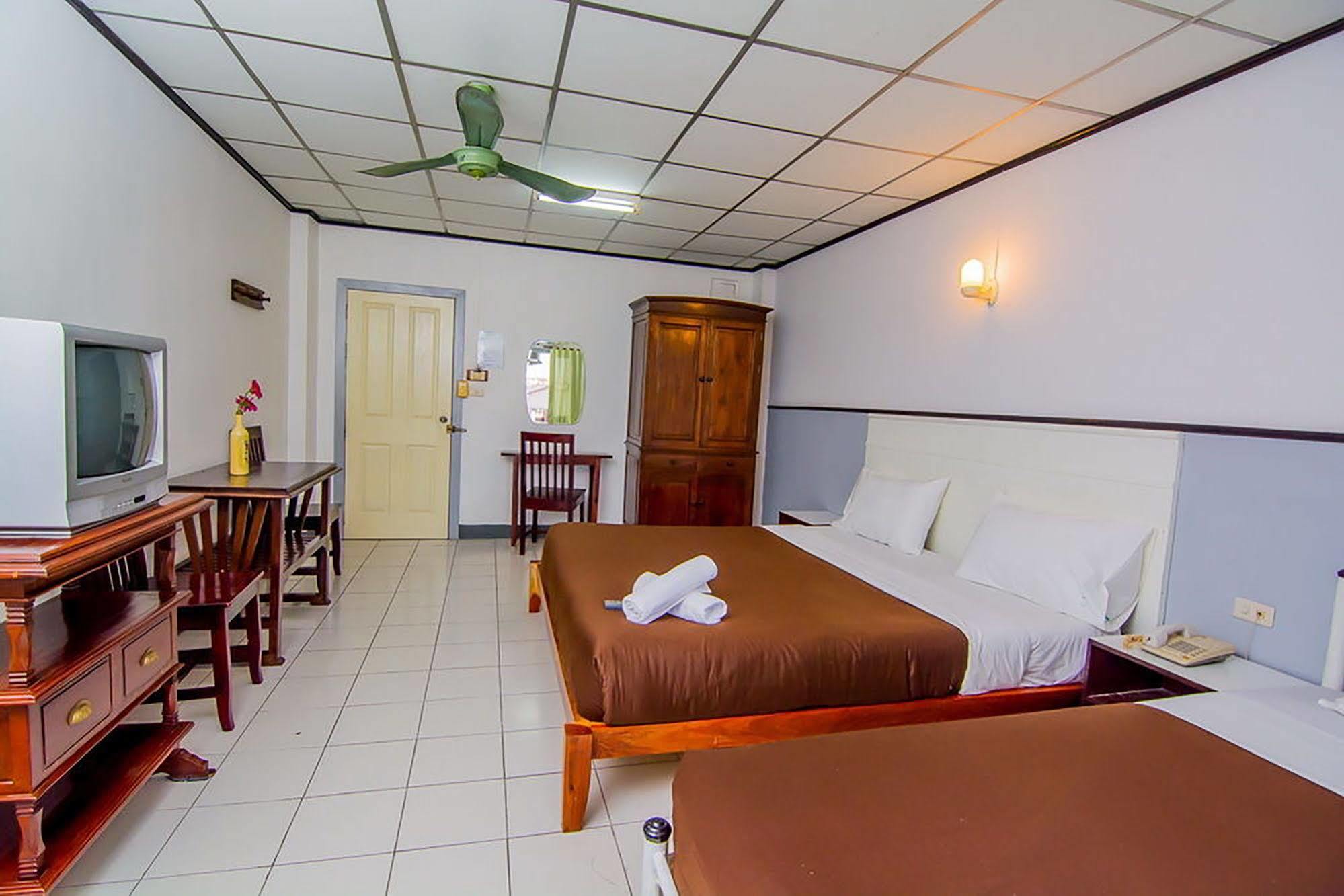 Sutus Court 3 Hotell Pattaya Eksteriør bilde